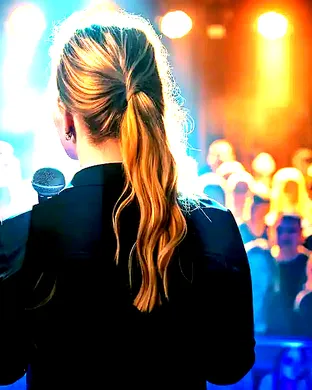 Taylor Tomlinson Detroit